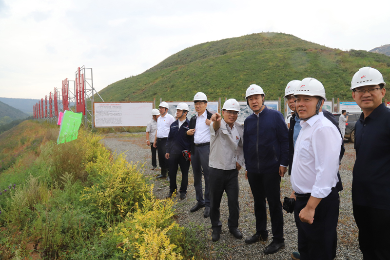 1在赤峰退城入园项目察看矿山资源整合情况 1在赤峰退城入园项目察看矿山资源整合情况